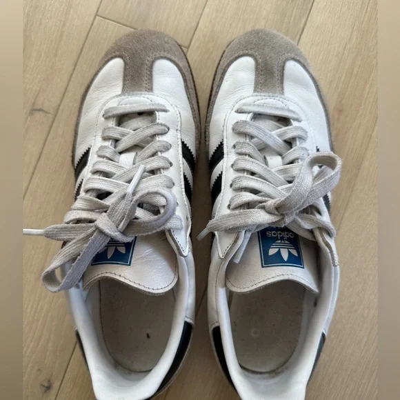 Adidas Sambas Size Boys 6 = Woman’s 8 - Picture 2 of 5